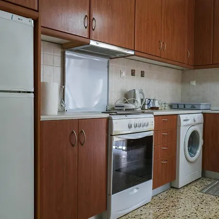 Athena's * Kardítsa